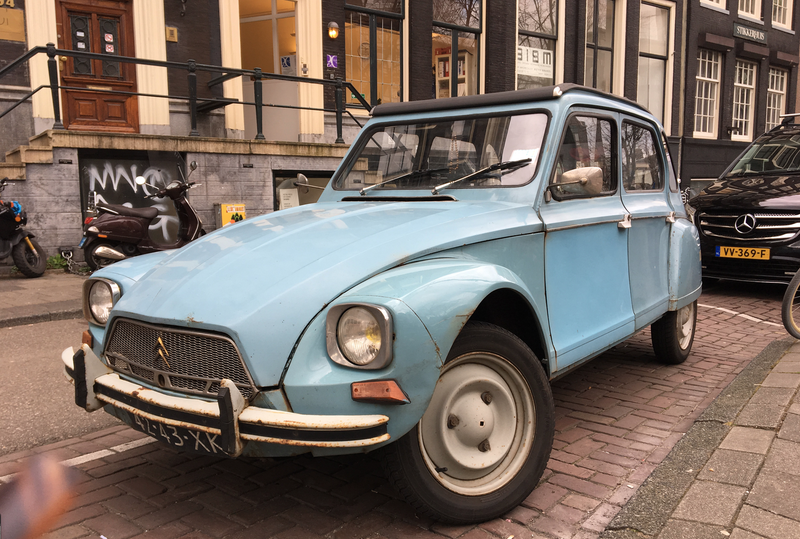 Illustration for article titled Amsterdam Has Some Pretty Incredible Cars Among All Those Bikes